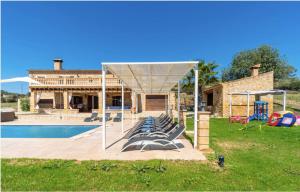 Villa Lorenzo Manacor by PriorityVillas
