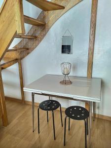 Appartements Sejour pro ou detente – Appartement lumineux proche centre de Troyes, wifi haut debit, cuisine equipee : photos des chambres