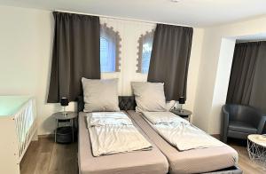 Mola Apartments-Ferienwohnung für 5 Personen-separater Eingang-Gratis Parkplatz-Terrasse-Grill-Highspeed WLAN-auch für Langzeit geeignet
