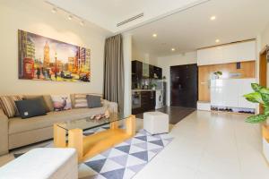 Diptyque Housing-Green Jacuzzi-Laundry-Hanoi City Tour