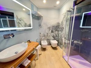 Deluxe Double Room with Balcony room in Bellaroto Suite