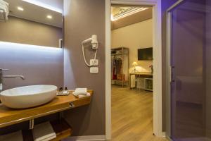 Junior Suite with Balcony room in Bellaroto Suite