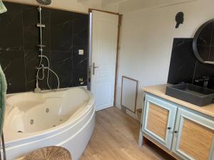 Appartements Logement Ideal pour un couple : photos des chambres
