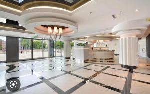 Hanza Tower SKY 22 Pool & Jacuzzi