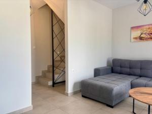 Ariadne Complex by Horizon Homes