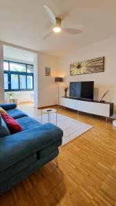 Romantic Lake View Apartment with Balcony and Parking in Orselina Locarno