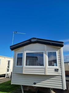Great Dog Friendly Caravan At Golden Gate, Towyn In North Wales Ref 84536G