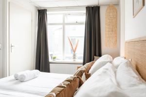 Beachside Room for 2 - Close to the shore