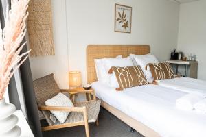 Beachside Room for 2 - Close to the shore