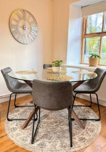 Charming Stone Cottage Getaway