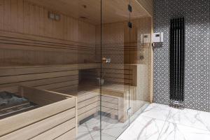 Prestige Elegant Apartment in Gdańsk with Sauna, Gym and Parking by Noclegi Renters