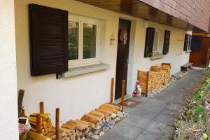 Via Valla - Spacious Open-plan and Peaceful Chalet in Salums