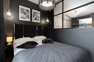 Prestige Elegant Apartment in Gdańsk with Sauna, Gym and Parking by Noclegi Renters