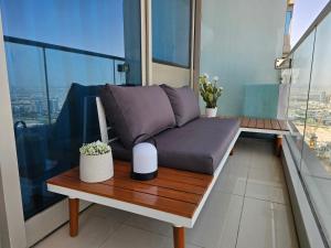 New Renovated Stylish 1 Br Dubai View 73 Floor