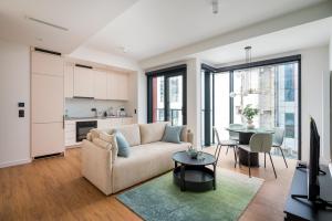 Towarowa Towers Premium Apartment by BookingHost