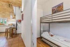 Mica Aurea Morcote - Happy Rentals