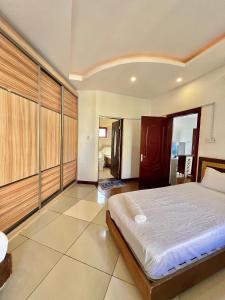 Stunning beachfront 2 bedroom apartment