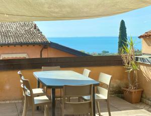 Appartement Mit Privatem Garten, Pool Und Seeblick