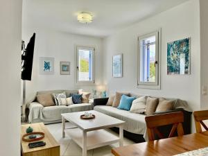 Villa Santorini Serenity with private Pool