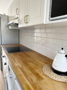 Healthy vacation with sea view, pool, 2 double beds