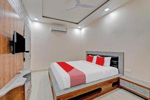 Super Hotel O The Castle Home Stay Inn