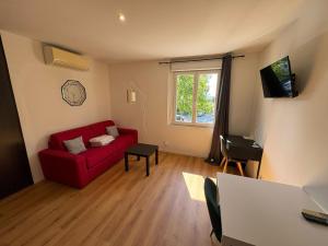 STUDIO CASSIN - next to tramway line 2 near airport
