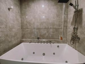 Maze Pool Villa Resort