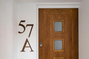 57A Thoroughfare, stylish Woodbridge apartment