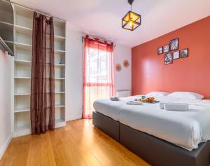 Appartements DisneyLand 13min - KingSize Bed - Private Parking - Terrace - Calm Village : photos des chambres