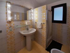 Charming villa with sea view img23
