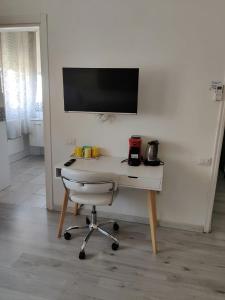 Cagliari Central Rooms With Port View