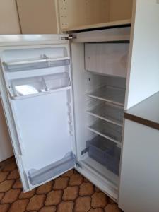 Single Room with Shared Bathroom room in good bed Aarwangen