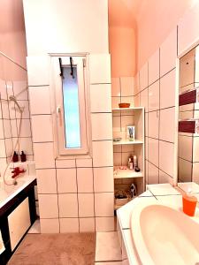 Downtown Unirii Square Private Economy Rooms with shared amenities