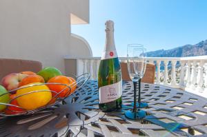 Luxury 2-Bedroom Ocean View Apartment