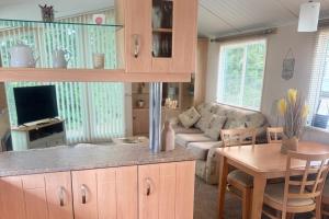 Cedar Retreat Southview - Sleeps 6 Wi-Fi & Garden