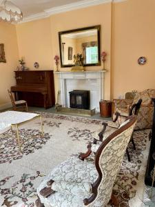 Kilmartin House - Georgian House on Private Estate and Farm