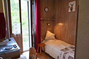 Maisons de vacances Villa Les Tilleuls : Chambre Simple avec Baignoire