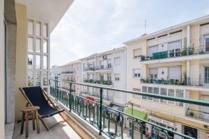 Badet - 3 bedrooms, office and terrace in Alvalade