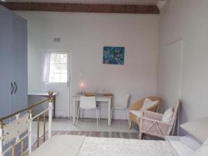 Klein Plaasjapie apartment- Hebron Guest Farm