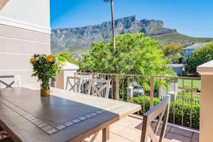 Leeuwendal Bliss with Mountain Views