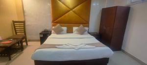 Hotel Caves Plaza Near IGI Airport Delhi