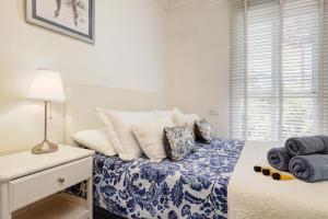 Traditional Townhouse, 4 Bed with Terraces and Private BBQ