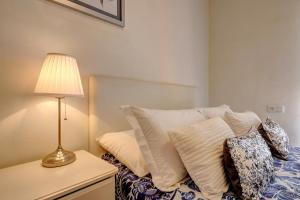 Traditional Townhouse, 4 Bed with Terraces and Private BBQ