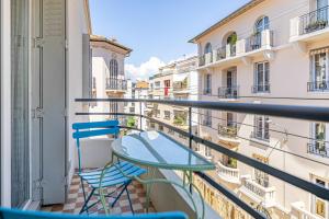 LANGLE DOUX avec balcon idéal pour couples ou en solo