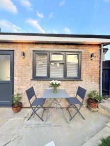 Brand New Renovated- Free Parking- Garden- SmartTV