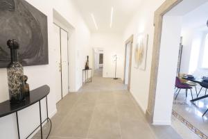 Splendor Eternal 3 BR Apartment in the City Center