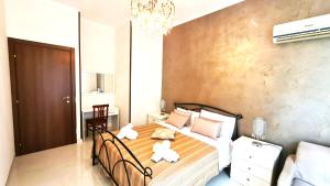 Deluxe Apartment with Balcony and Sea View
