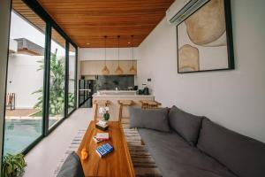 Shanti Vilas Pererenan 01