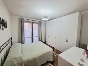 Parigi Apartment Via Verga, 6posti letto RifA747
