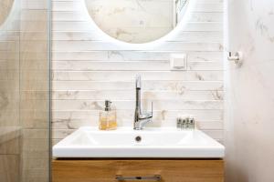 Magnolia Gardens -1BD with Balcony & Parking by Flat Mаnager